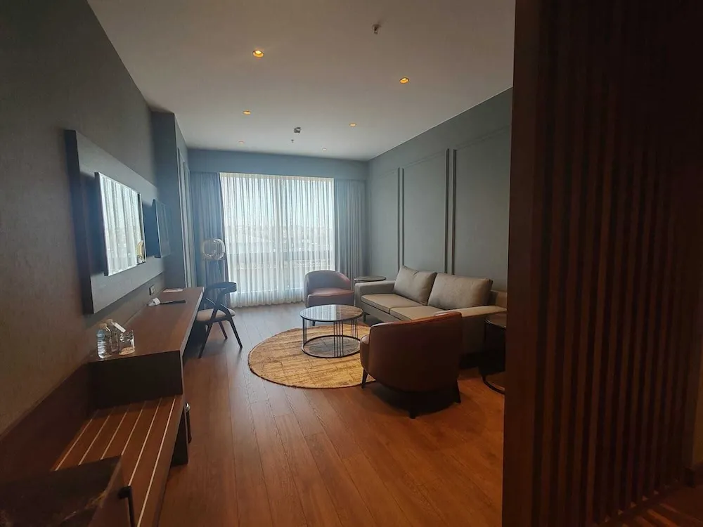 Corner Suite