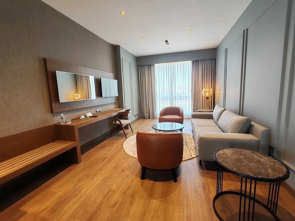 Corner Suite