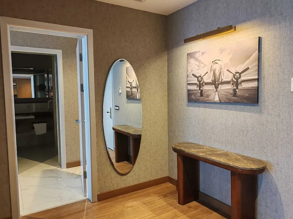 Corner Suite