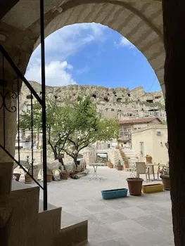 DEDE CAVE KONAK