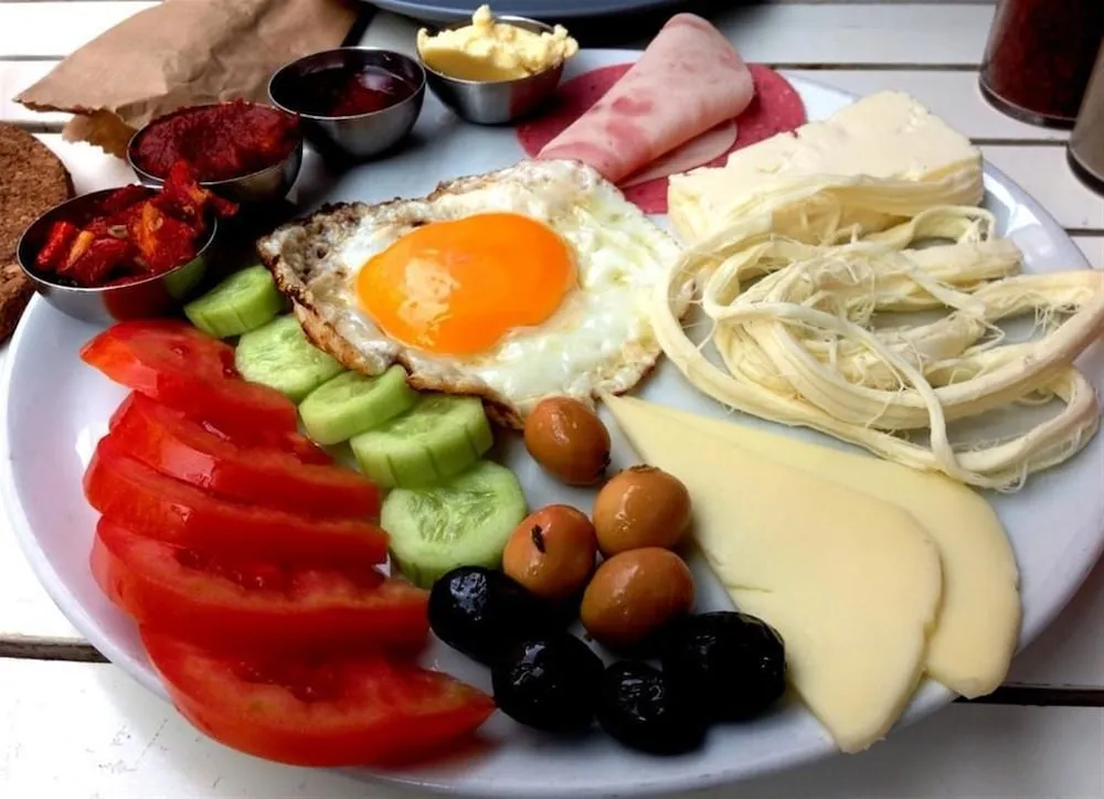 Kahvaltı servisi