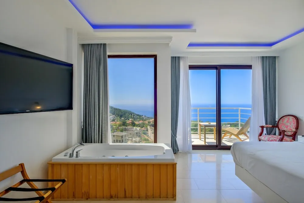 Deluxe Double with Bathtub