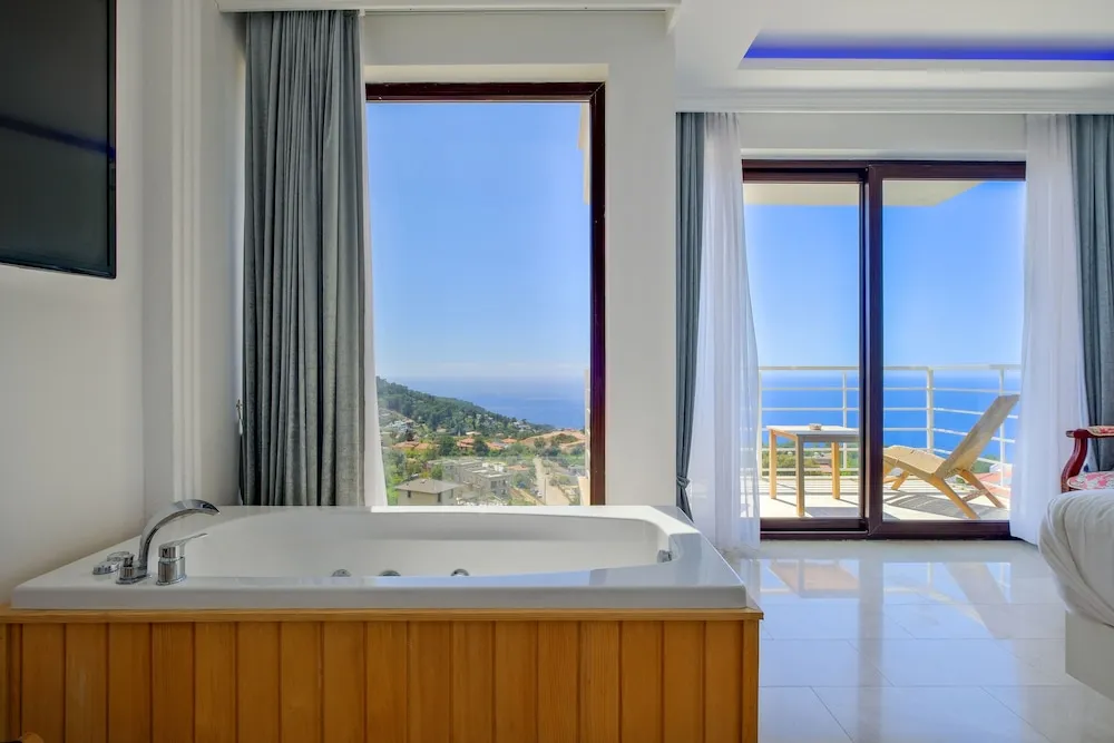 Deluxe Double with Bathtub