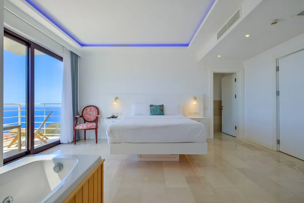 Deluxe Double with Bathtub