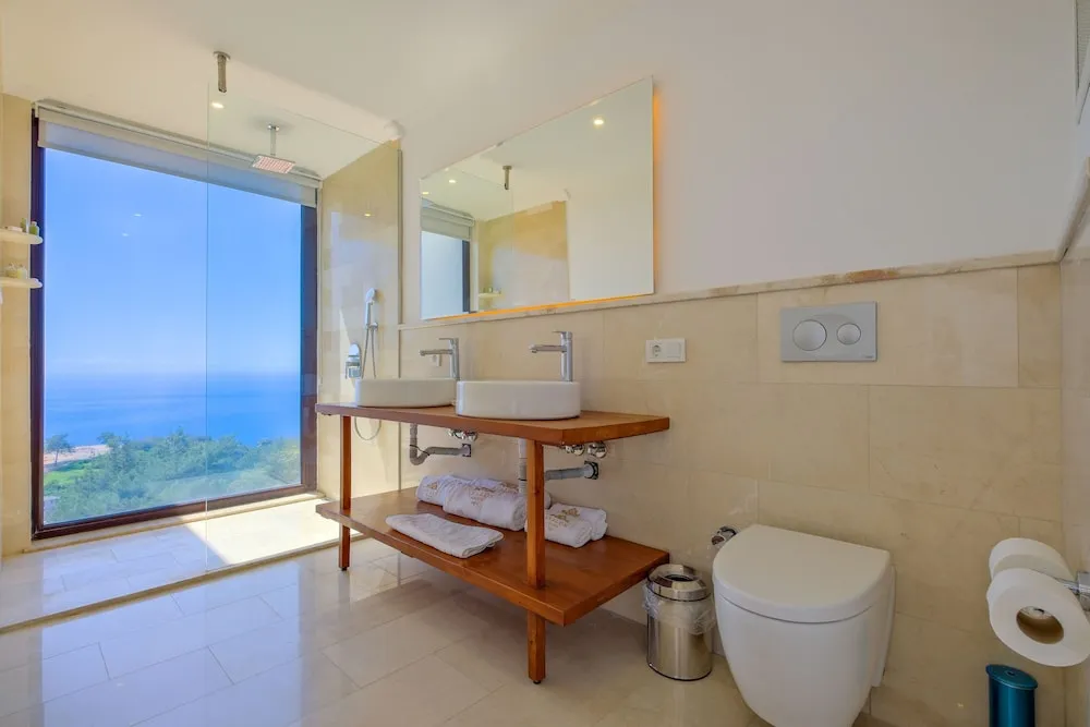Deluxe Double with Bathtub