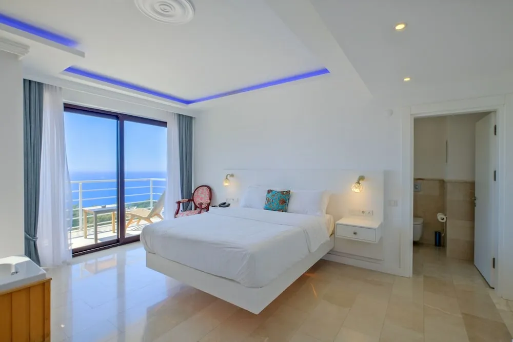 Deluxe Double with Bathtub