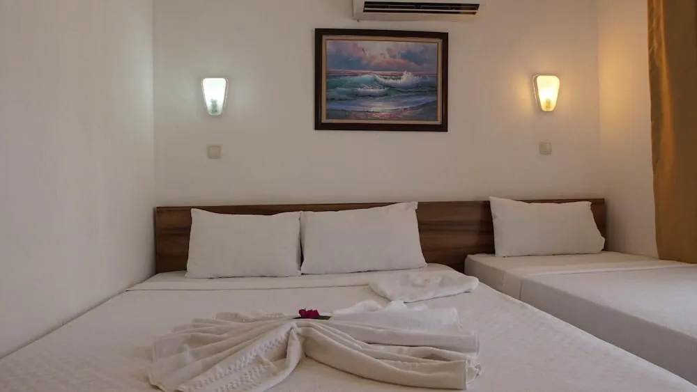 Standard Tek Büyük veya İki Ayrı Yataklı Oda, 1 Çift Kişilik Yatak, Sigara İçilmez, Havuz Manzaralı