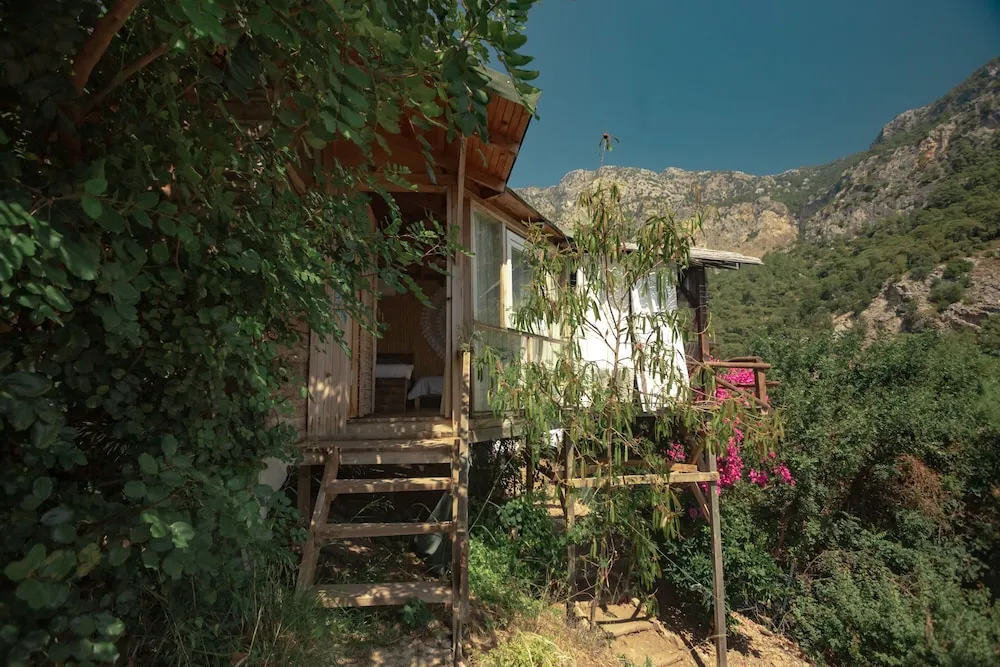 Bungalov (Multiple Beds for 3 guests, BLUES)