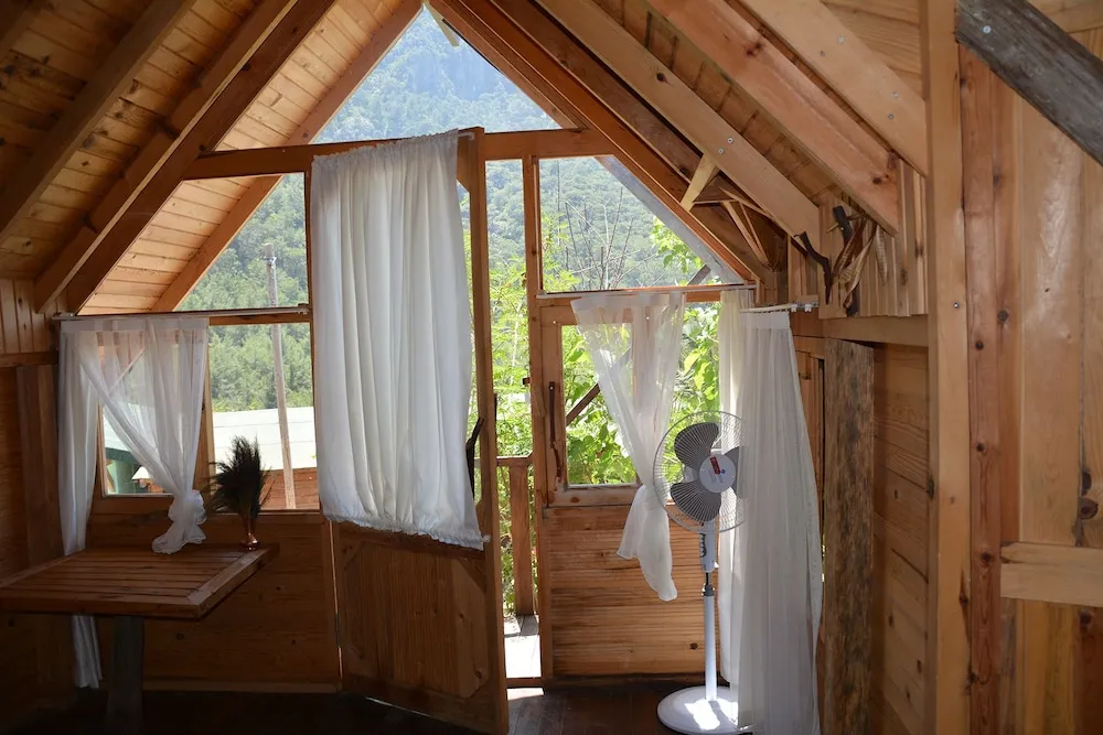 Bungalov (1 Queen Bed, Sea View, TANGO)