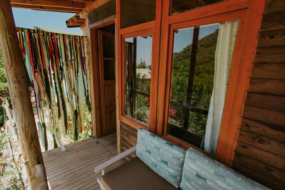 Bungalov (2 Twin Beds, Sea View, HIP HOP)
