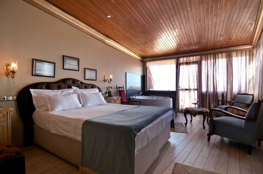 Çatı Katı Süiti (Penthouse)