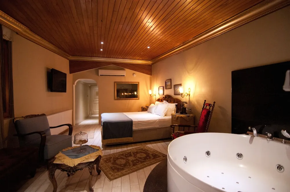 Çatı Katı Süiti (Penthouse)