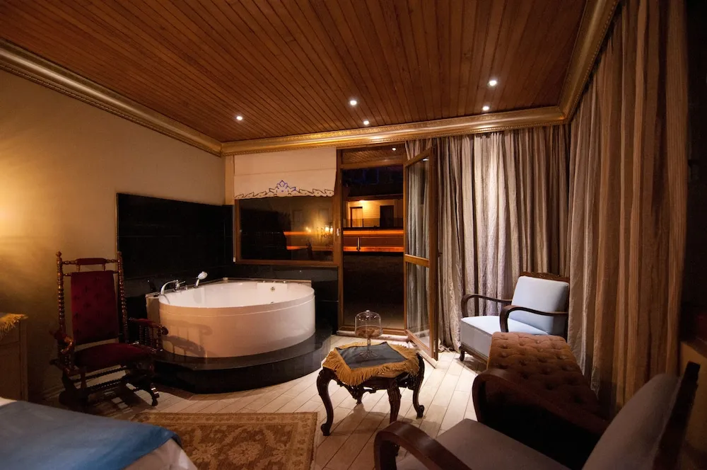 Çatı Katı Süiti (Penthouse)