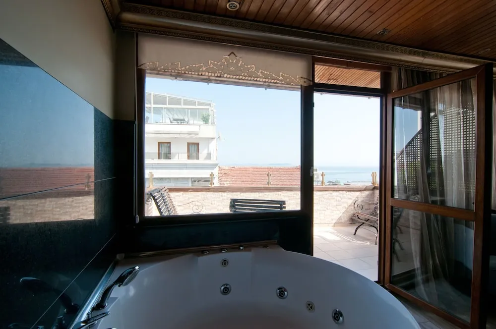 Çatı Katı Süiti (Penthouse)