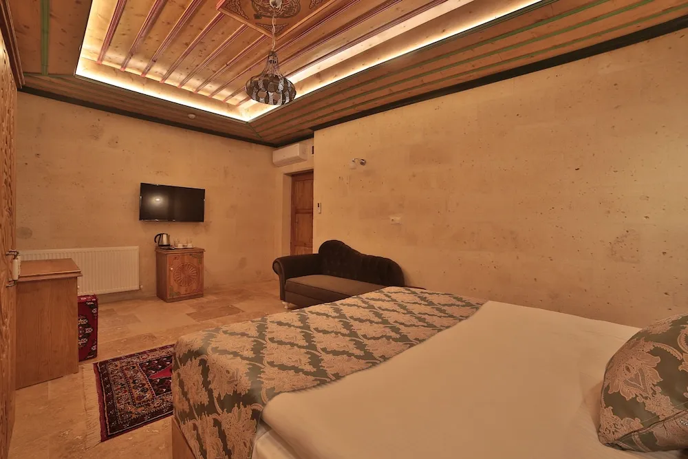 Junior Süit, Sıcak Su Küveti