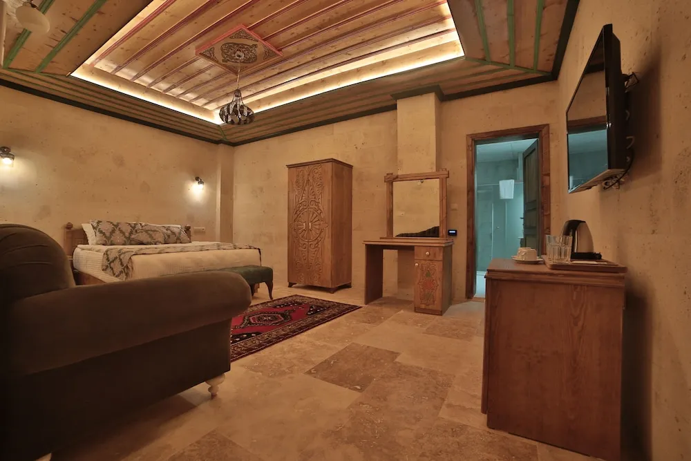 Junior Süit, Sıcak Su Küveti