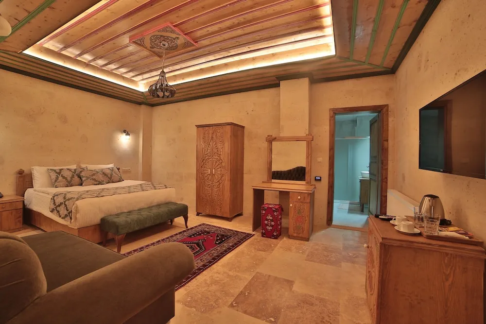 Junior Süit, Sıcak Su Küveti