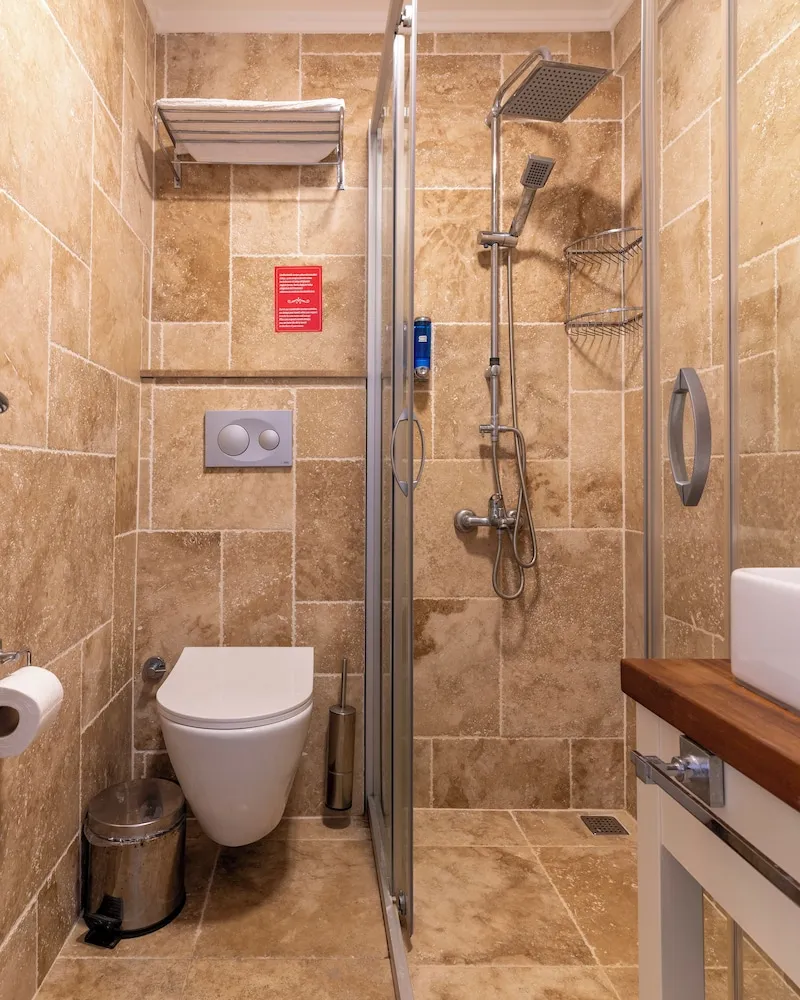 Standard Üç Kişilik Oda, Bahçe Manzaralı