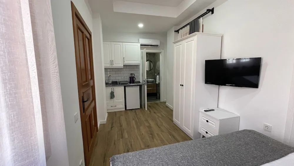 Deluxe Tek Büyük Yataklı Oda