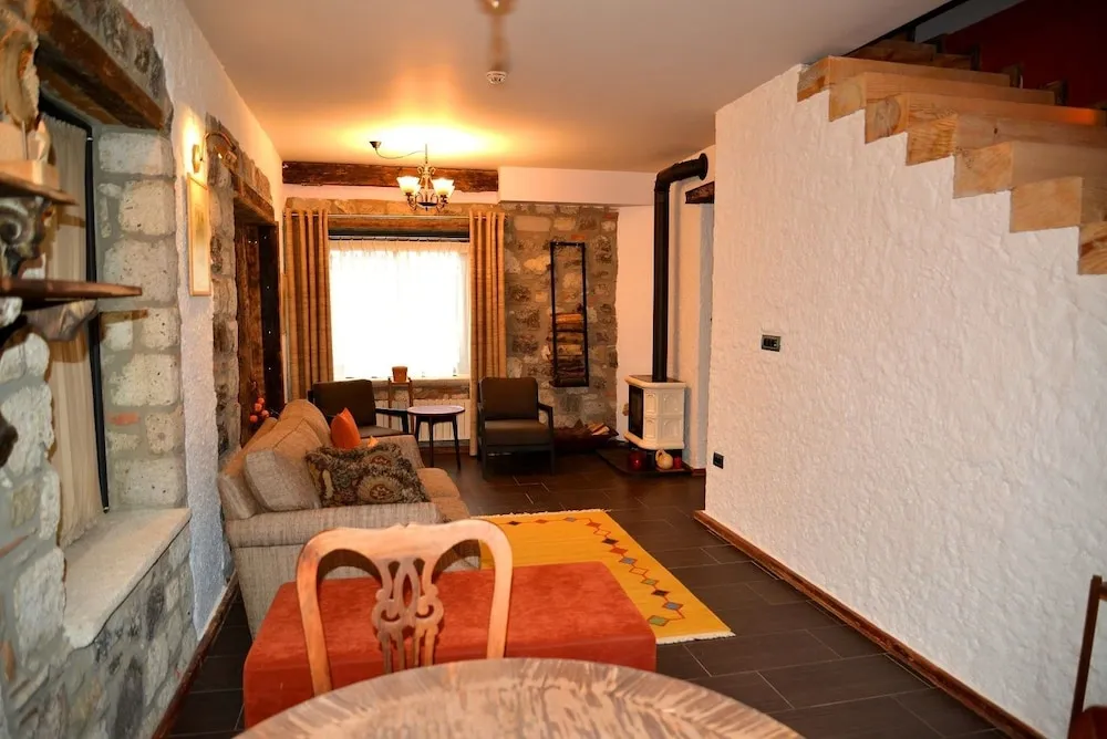 Superior Çatı Katı (Loft), 1 En Büyük (King) Boy Yatak ve Çekyat, Sigara İçilmez, Bahçe Manzaralı