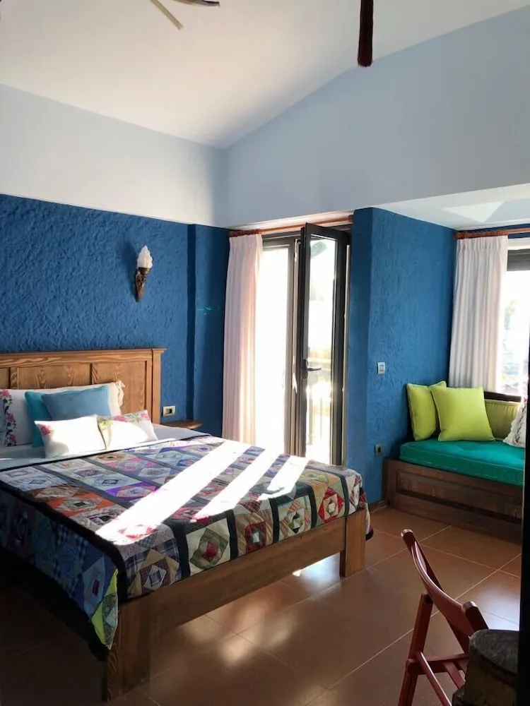 Luxury Üç Kişilik Oda, Bahçe Manzaralı