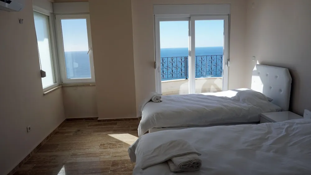 Villa, 2 Yatak Odası, Deniz Manzaralı, Bahçeli