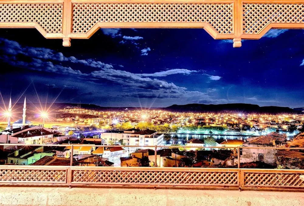 Honeymoon Süit, Nehir Manzaralı