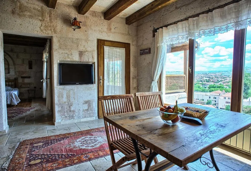 Honeymoon Süit, Nehir Manzaralı