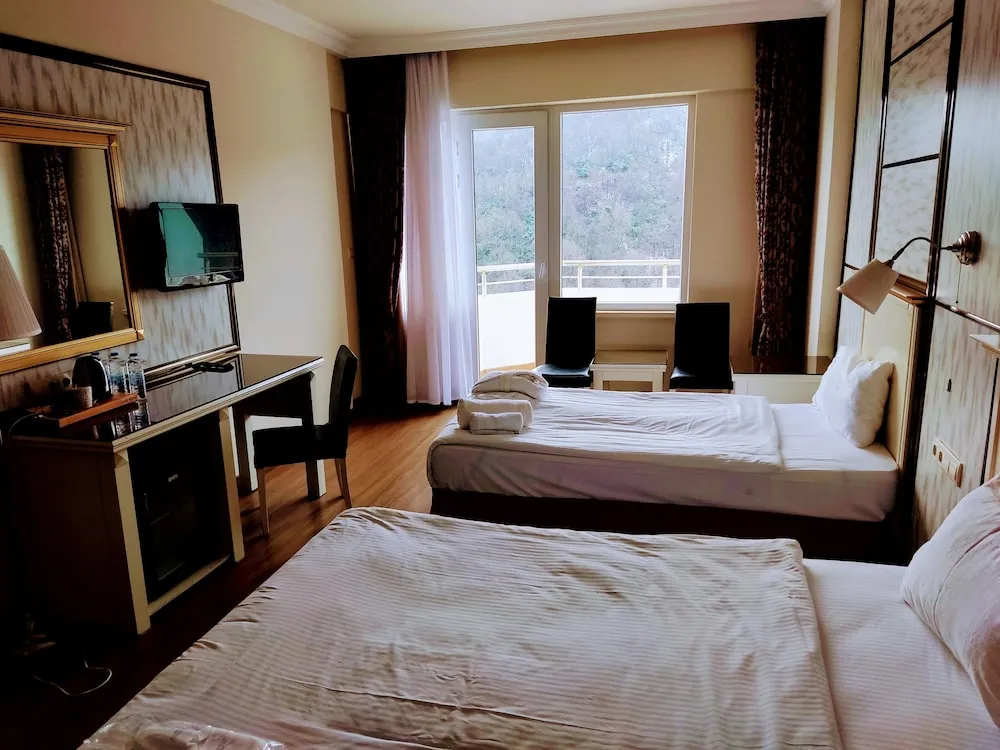 Deluxe Üç Kişilik Oda, Balkon, Dağ Manzaralı