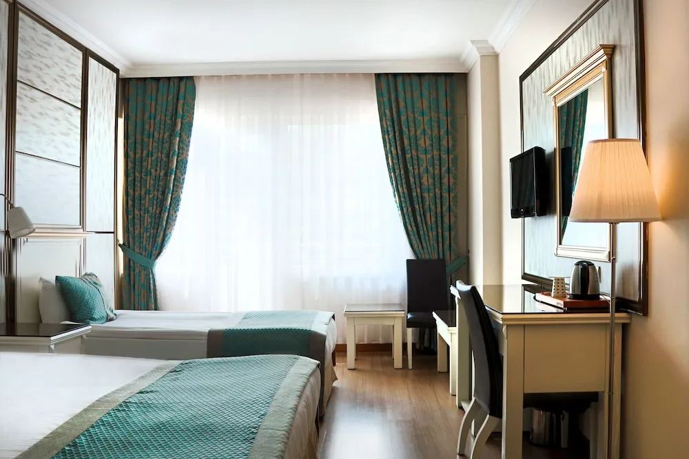 Deluxe Üç Kişilik Oda, Balkon, Dağ Manzaralı