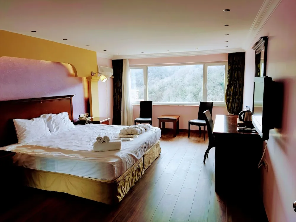 Grand Süit, Sauna, Göl Manzaralı
