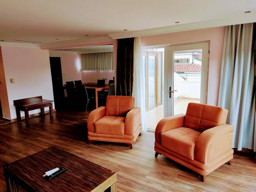 Grand Süit, Sauna, Göl Manzaralı