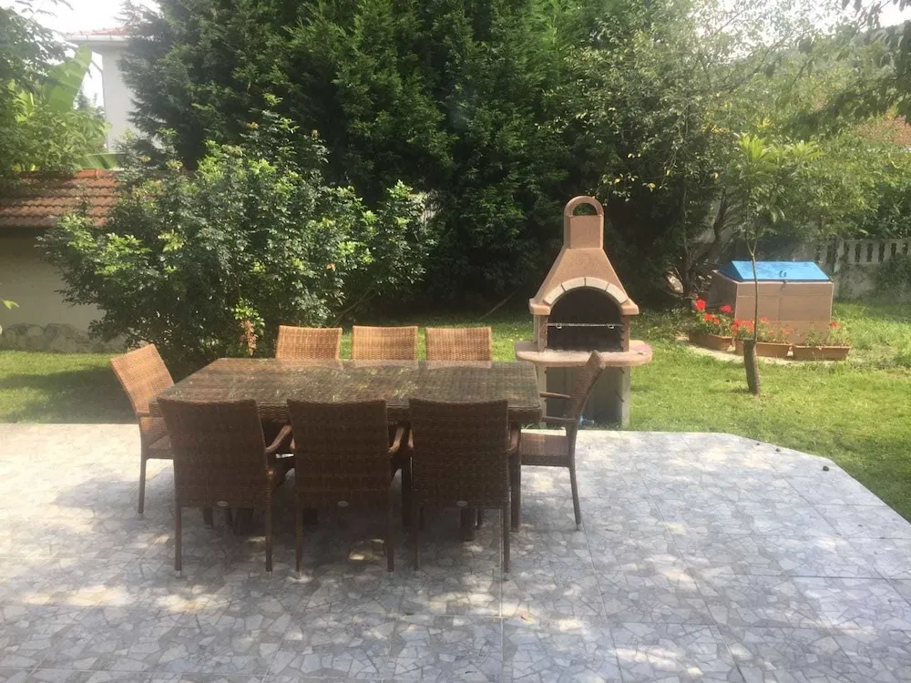 Açık havada yemek servisi