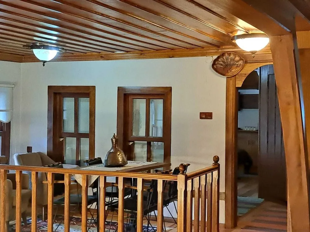 Konak Uc Kisilik Oda