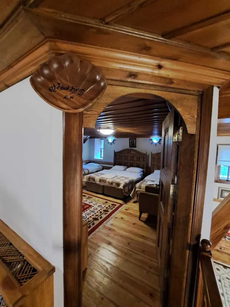 Konak Dort Kisilik Oda