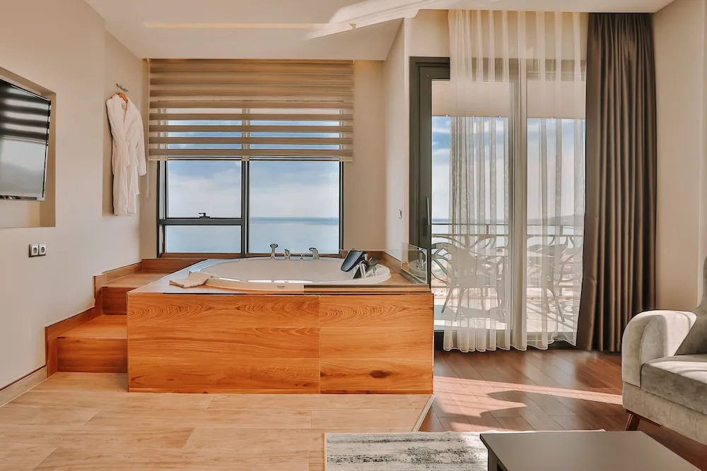 Suvva Suite with Jacuzzi and Sea View