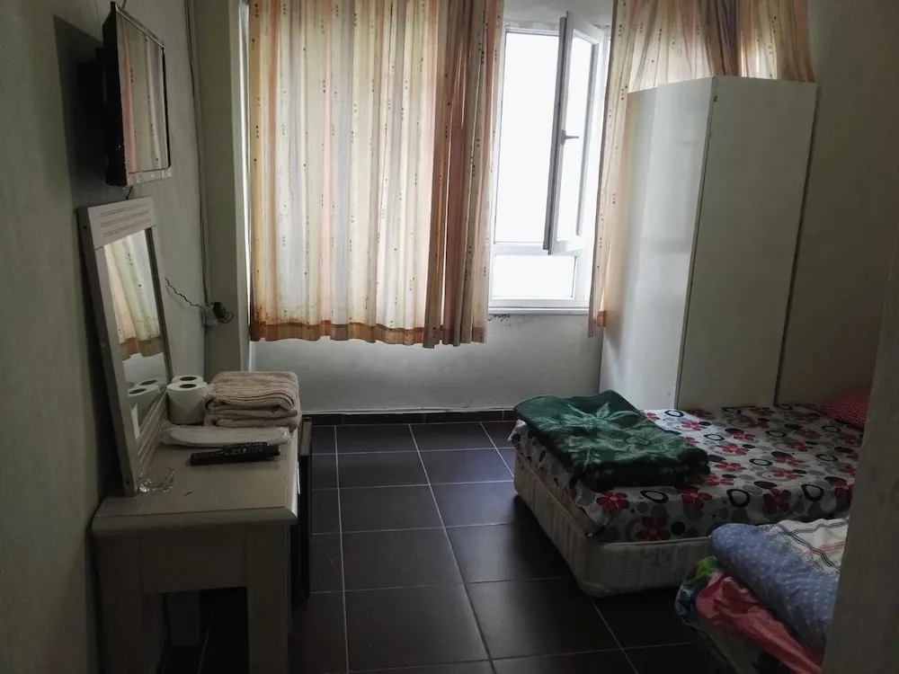 Tek Büyük veya İki Ayrı Yataklı Oda