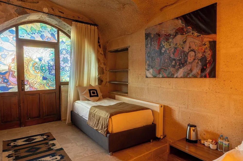 Traditional Üç Kişilik Oda