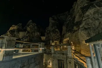 Cappadocia Ennar Cave ve Isıtmalı Yüzme Havuzu ve Spa