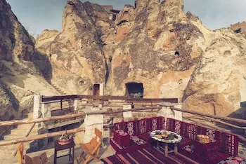 Cappadocia Ennar Cave ve Isıtmalı Yüzme Havuzu ve Spa