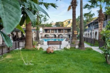 Alados Otel