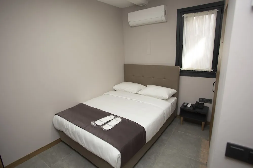 Standard Tek Büyük Yataklı Oda