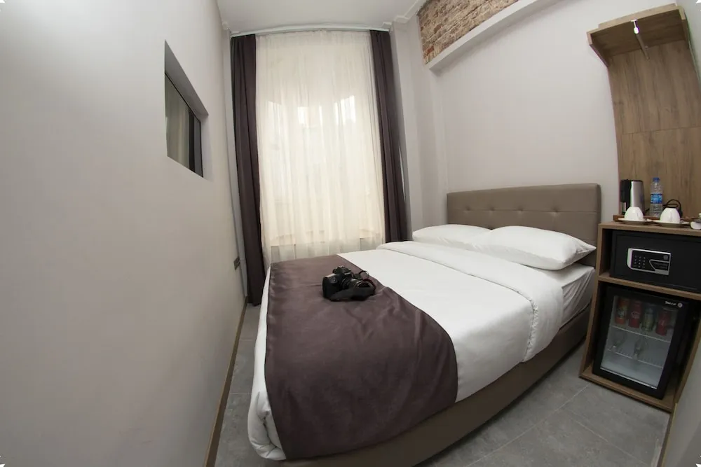 Economy Tek Büyük Yataklı Oda