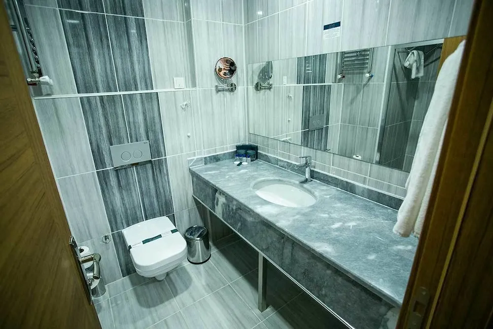 Standard Tek Büyük veya İki Ayrı Yataklı Oda