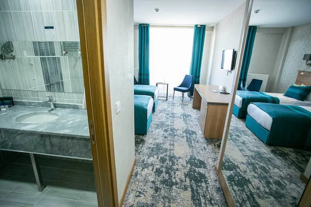 Standard Tek Büyük veya İki Ayrı Yataklı Oda