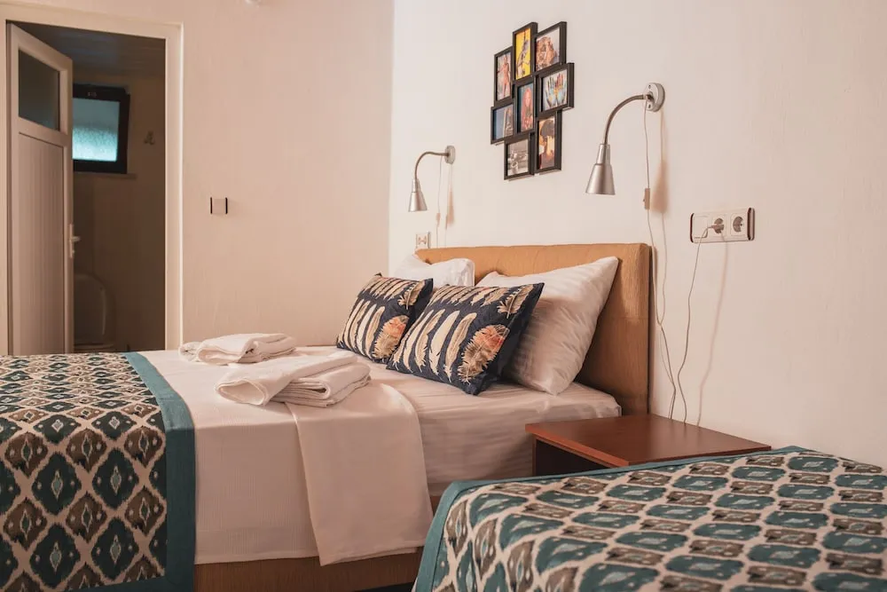 Family Üç Kişilik Oda, Bahçe Manzaralı