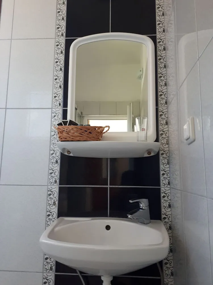 Tek Büyük veya İki Ayrı Yataklı Oda, 1 Yatak Odası