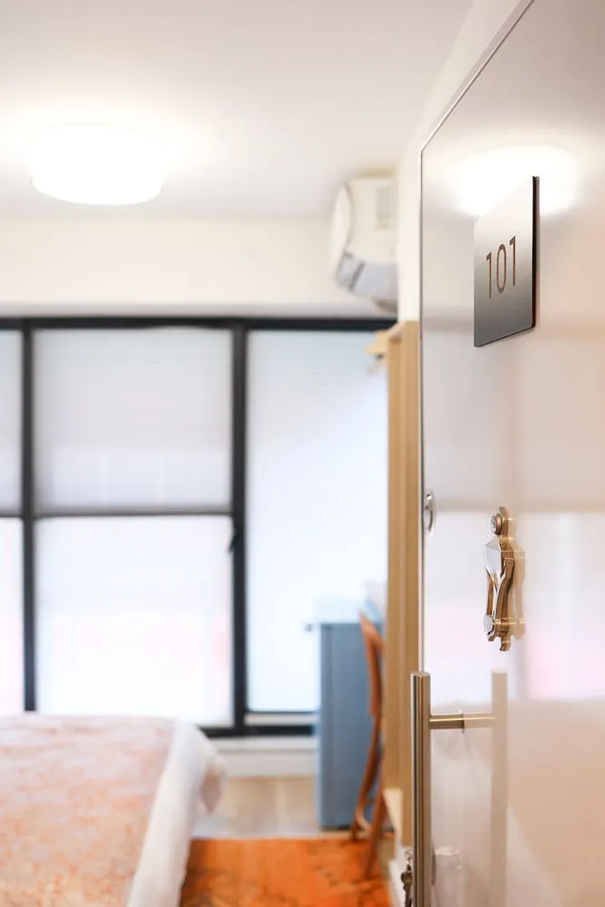 Standard Stüdyo, Şehir Manzaralı