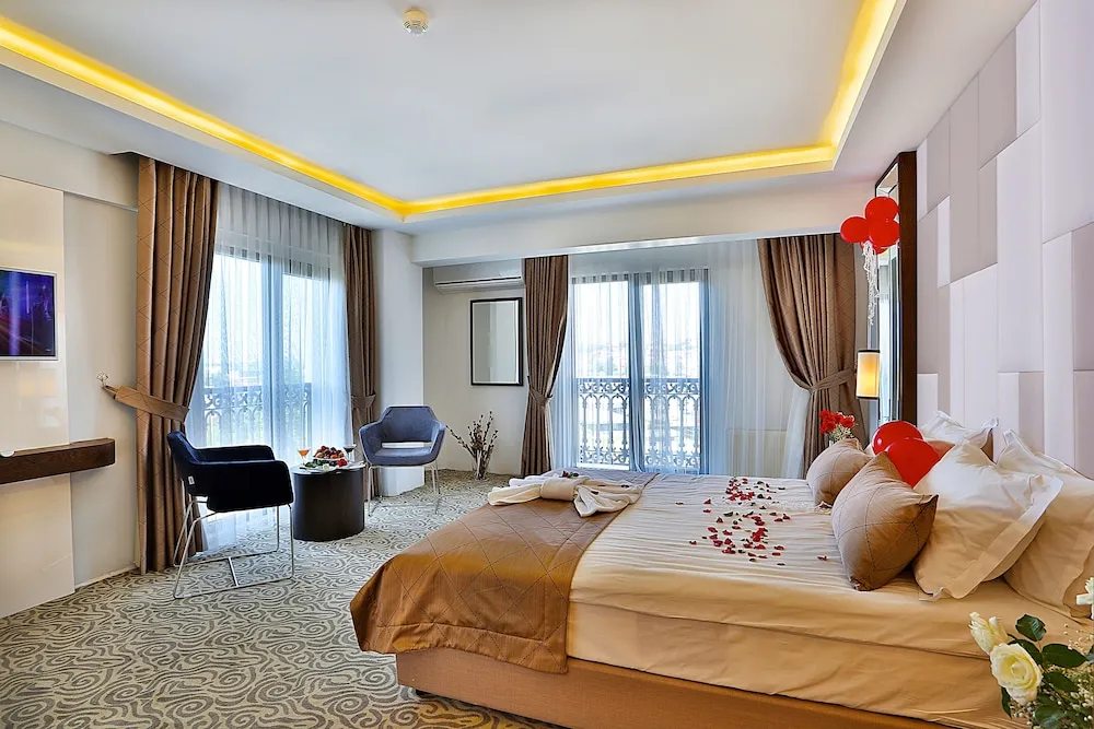 Deluxe Double or Twin Room Sea View