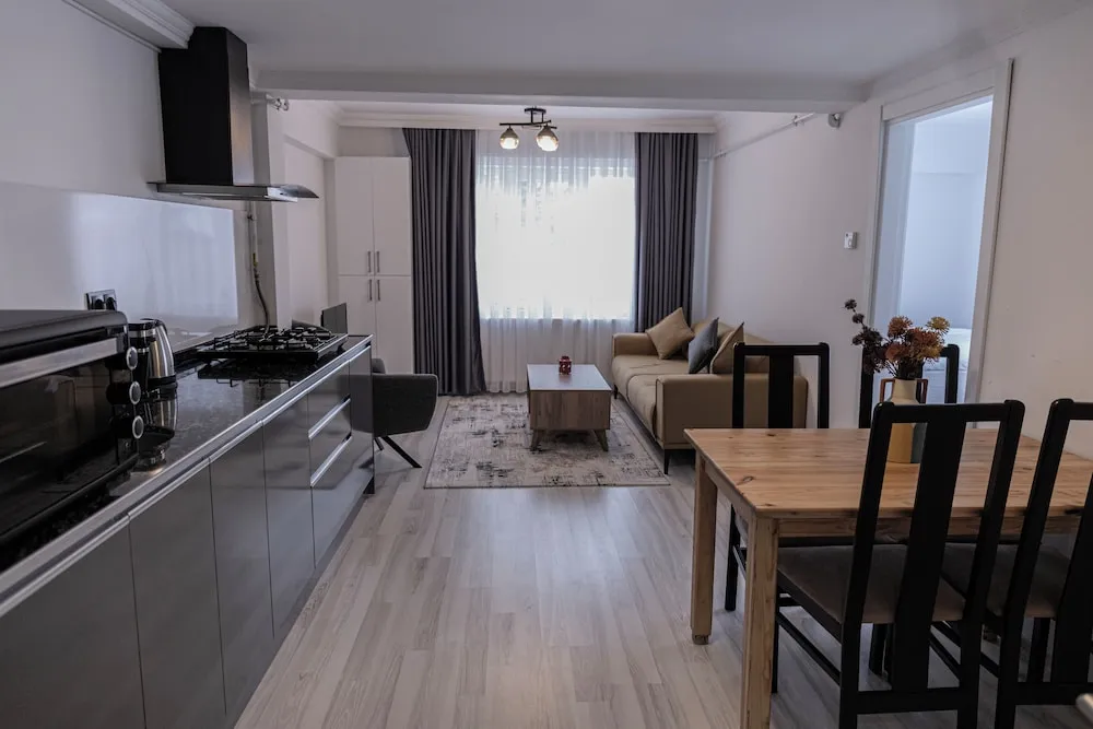 City Daire, 1 Büyük (Queen) Boy Yatak ve Çekyat, Sigara İçilmez, Küçük Mutfak